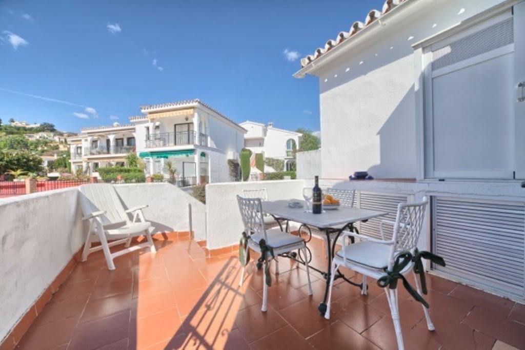 Appartement Pueblo Cortes Del Golf Estepona Zewnętrze zdjęcie
