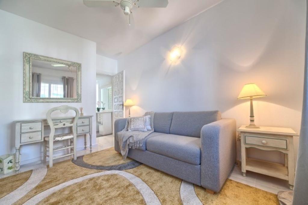 Appartement Pueblo Cortes Del Golf Estepona Zewnętrze zdjęcie